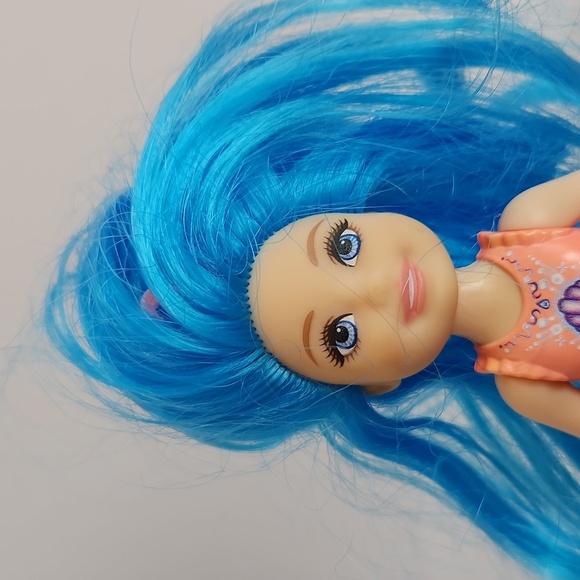 Barbie Dreamtopia Chelsea Sprite Doll With Blue Hair Barbies Sister Litt… - Picture 3 of 4